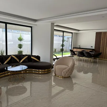 Cleopatra View Apartmán *